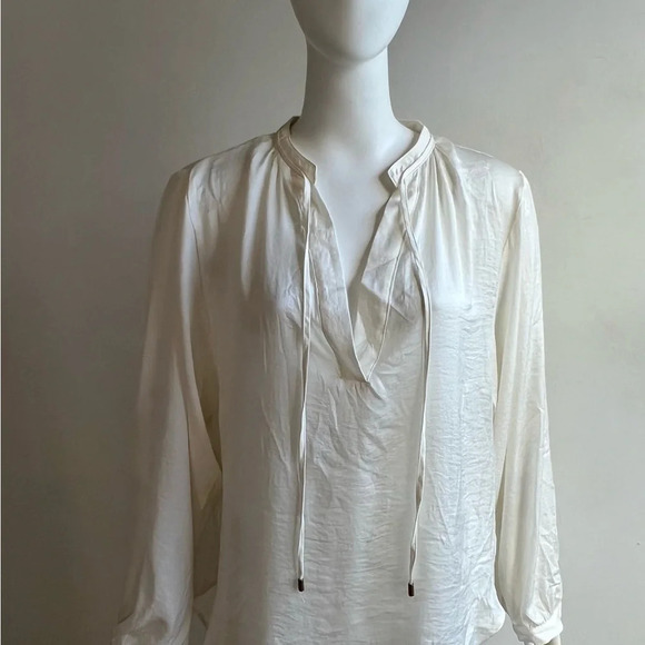 H&M  Women Ivory Beige Long Sleeve Blouse V Neck Tunic Size US 12 - Picture 2 of 9